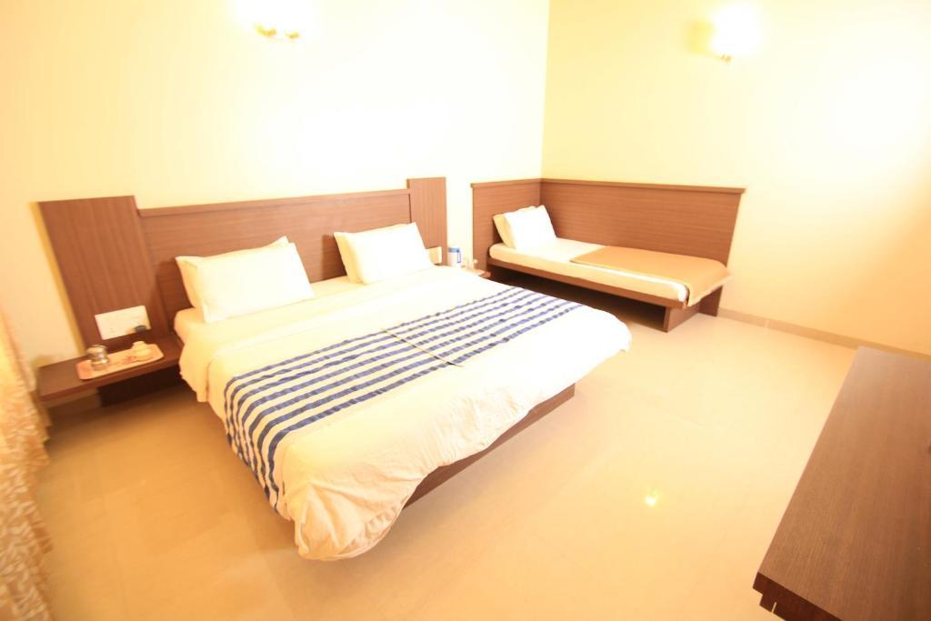 Hotel Sai Smaran Shirdi Ruang foto