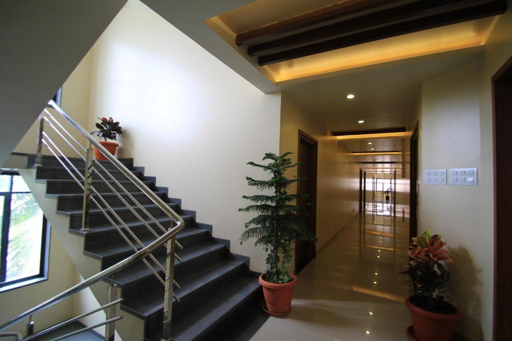Hotel Sai Smaran Shirdi Bagian luar foto