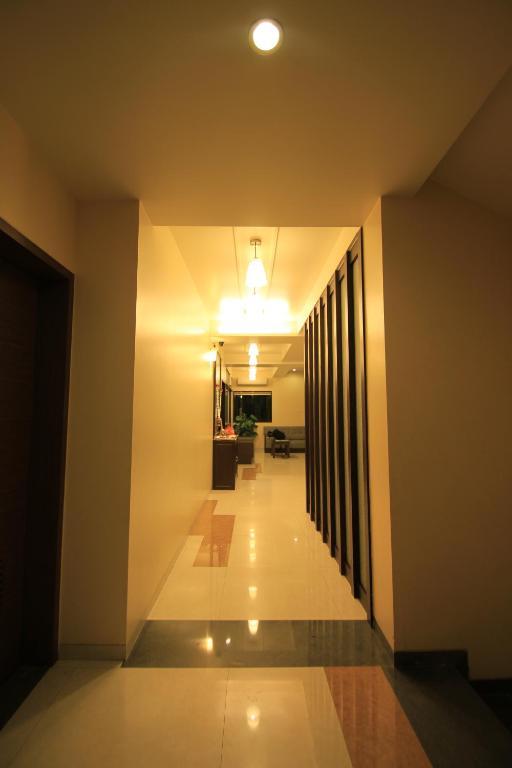 Hotel Sai Smaran Shirdi Bagian luar foto